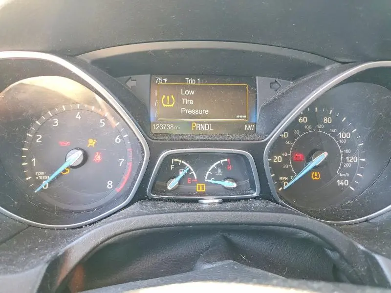 2015 FORD FOCUS SE  