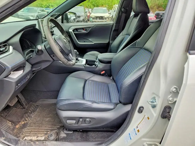 2020 TOYOTA RAV4 XSE  