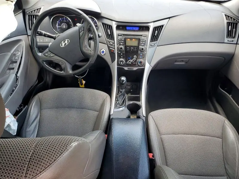 2011 HYUNDAI SONATA SE  