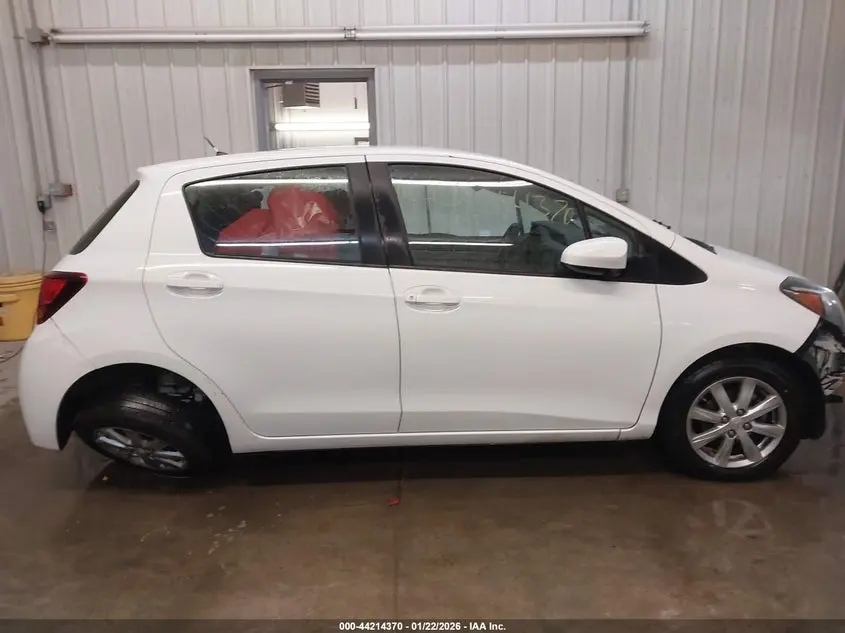 2015 TOYOTA YARIS LE