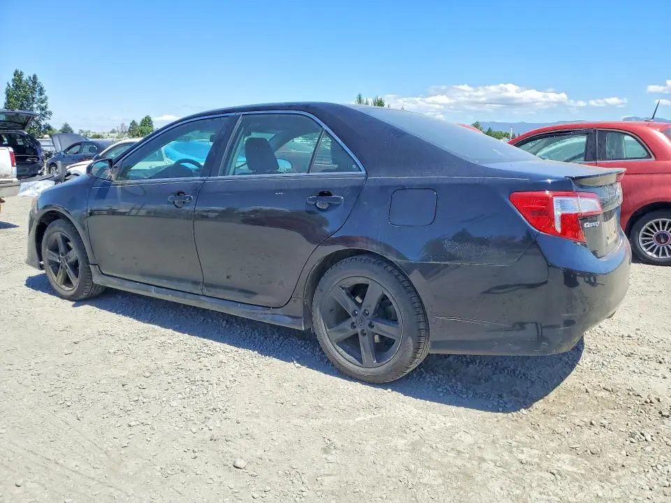 2013 TOYOTA CAMRY SE  