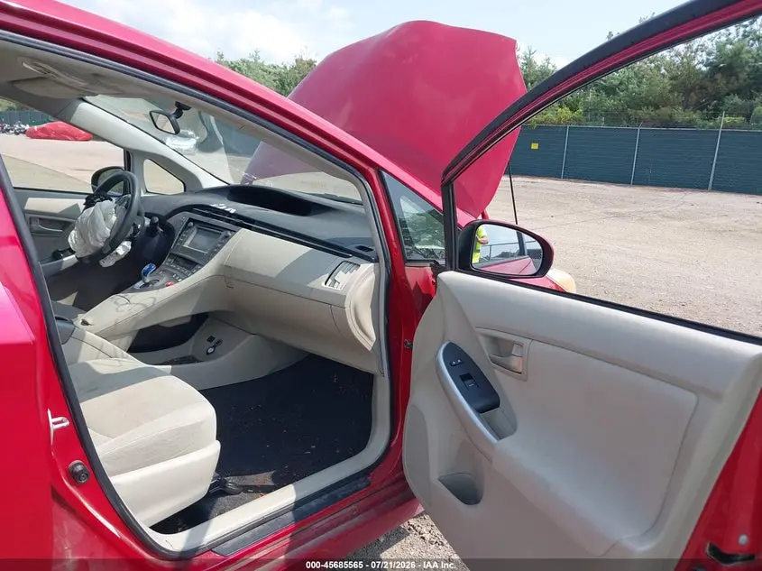 2013 TOYOTA PRIUS THREE