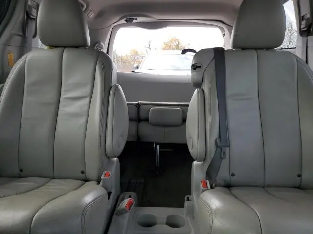 2014 TOYOTA SIENNA XLE  