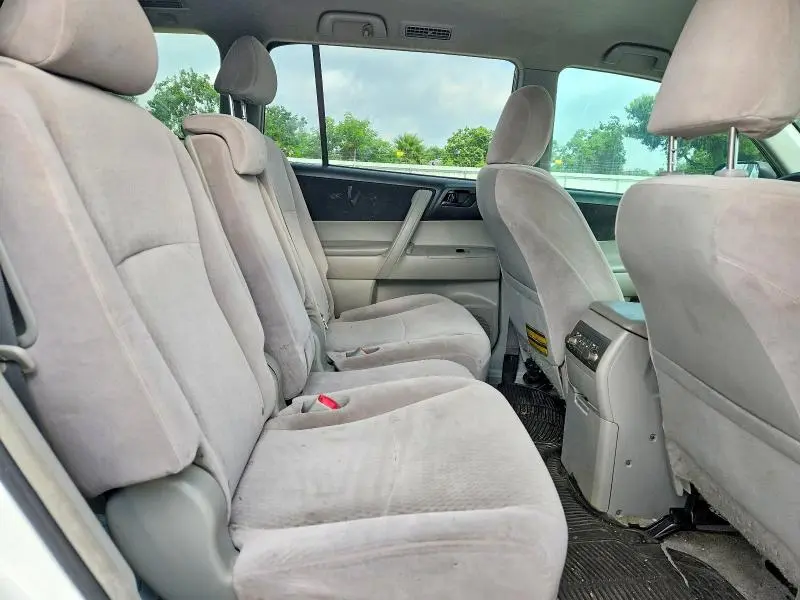 2010 TOYOTA HIGHLANDER BASE  