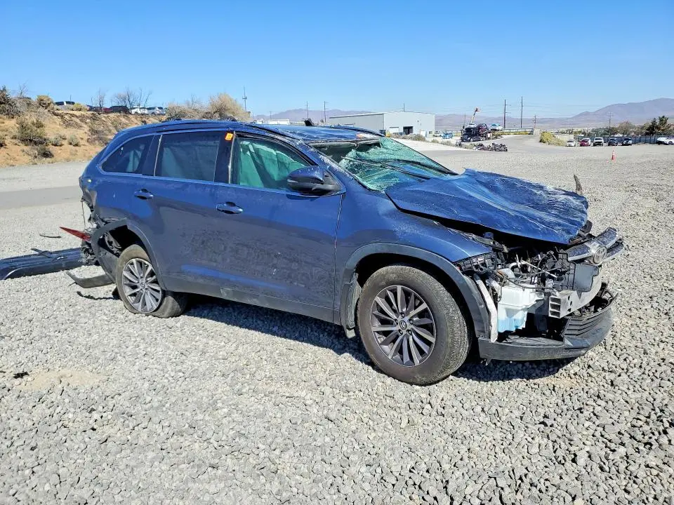 2019 TOYOTA HIGHLANDER XLE  