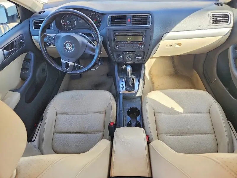 2013 VOLKSWAGEN JETTA SE  