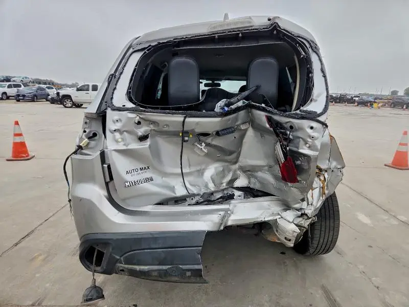 2019 MITSUBISHI OUTLANDER SE  