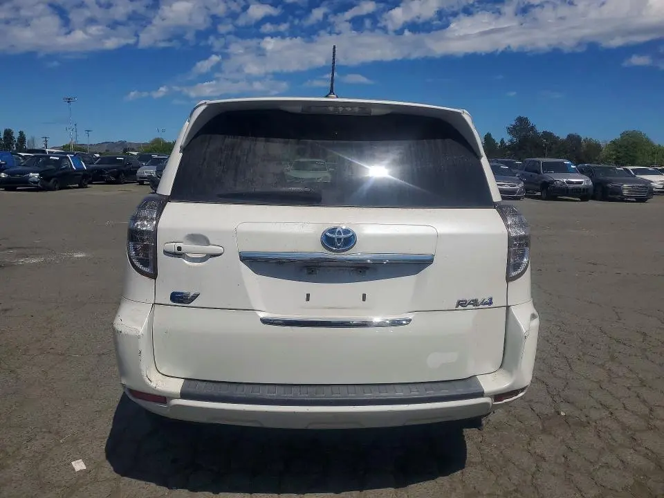 2013 TOYOTA RAV4 EV BASE  