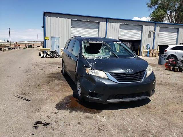 2015 TOYOTA SIENNA LE