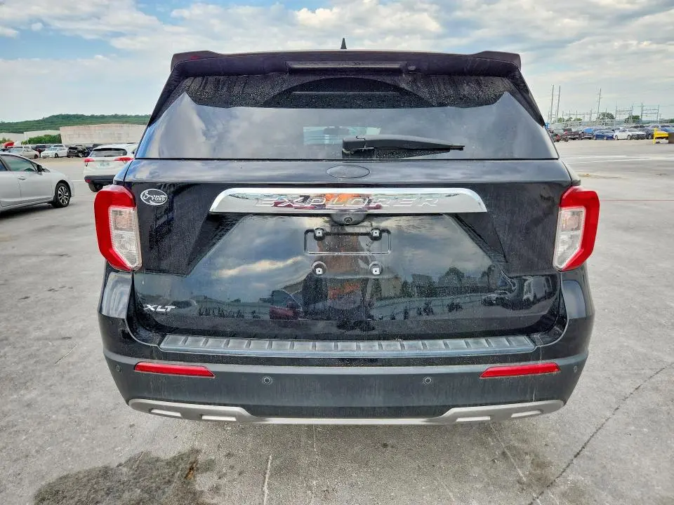 2022 FORD EXPLORER XLT  