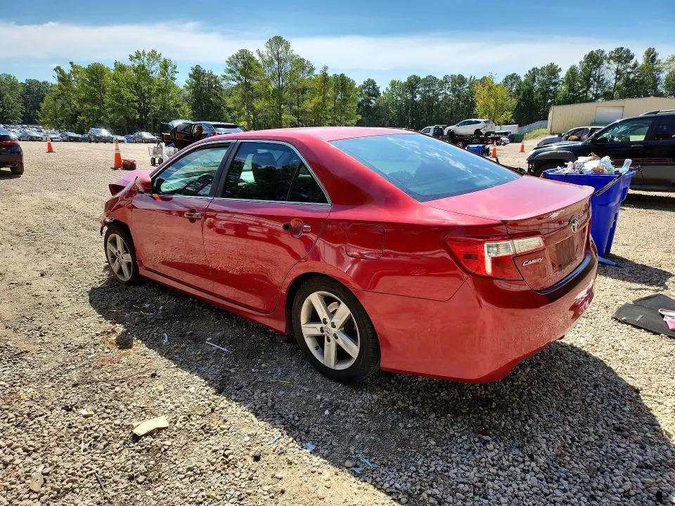 2013 TOYOTA CAMRY SE  