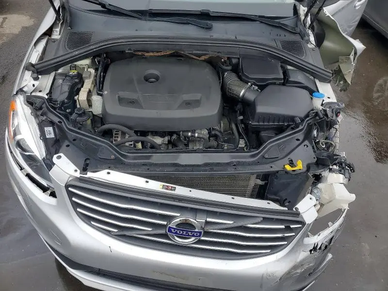 2017 VOLVO XC60 T6 DYNAMIC  