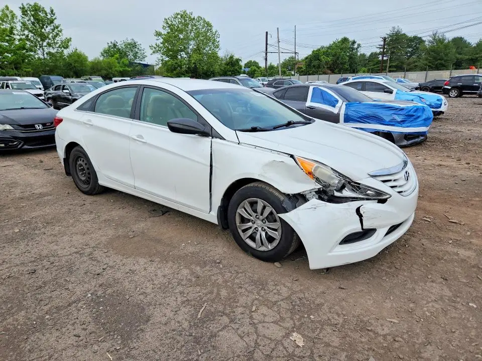 2013 HYUNDAI SONATA GLS  