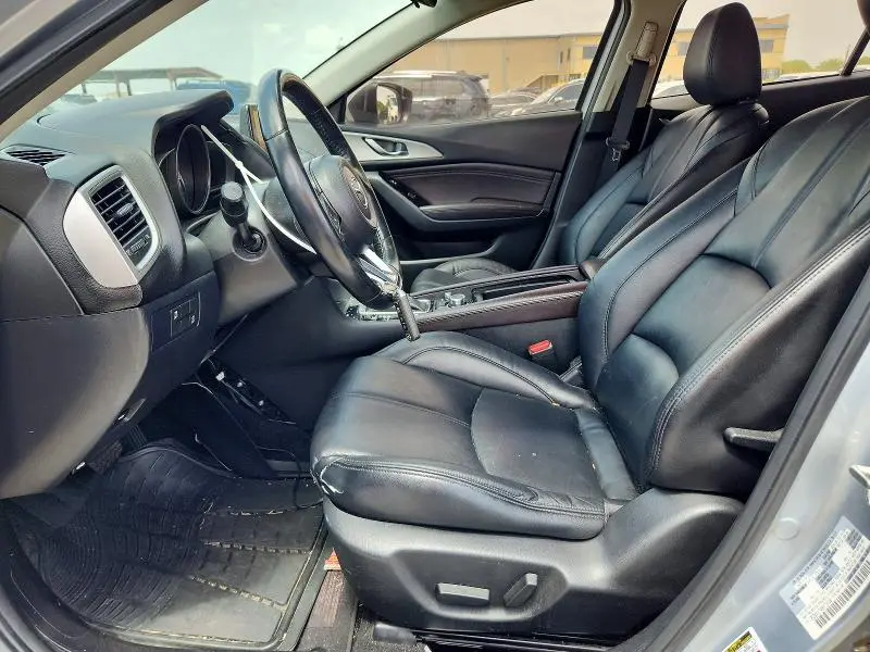 2017 MAZDA 3 TOURING  