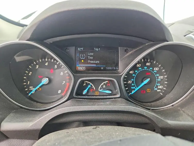 2016 FORD ESCAPE SE  