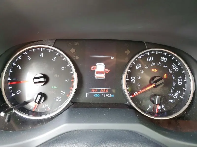 2020 TOYOTA RAV4 XLE  