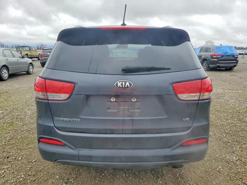 2017 KIA SORENTO LX  