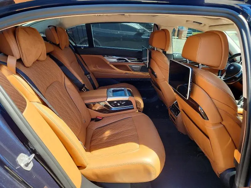 2020 BMW 750 XI  