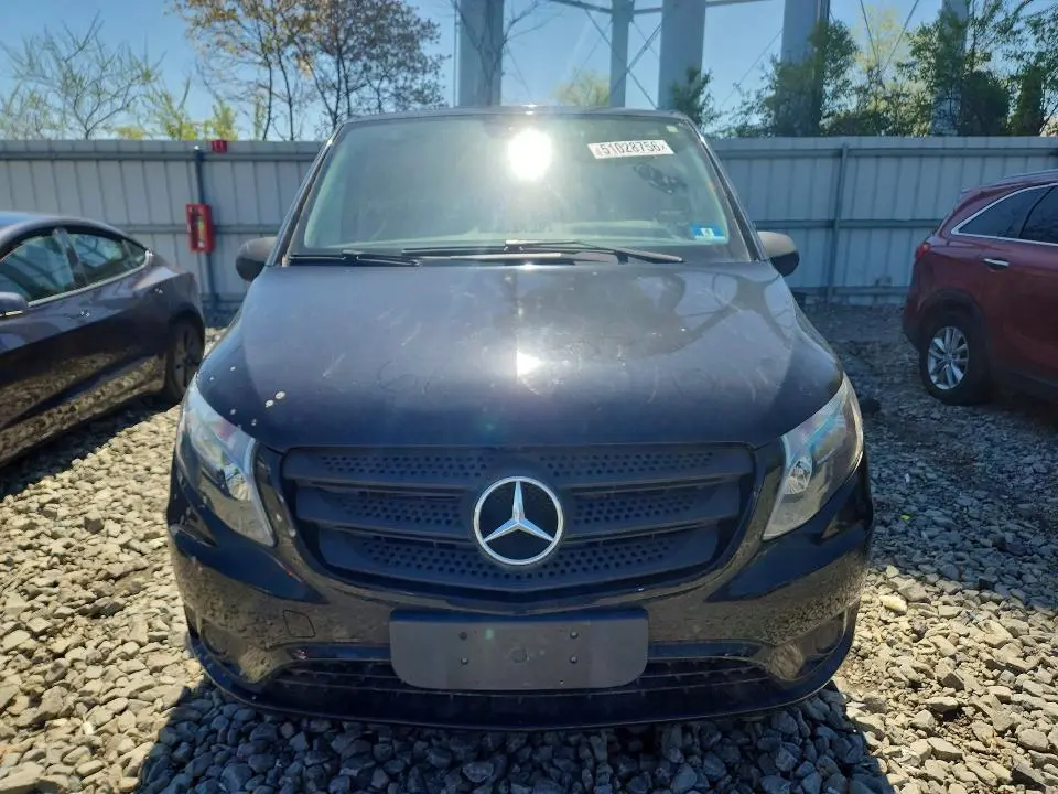 2017 MERCEDES-BENZ METRIS   