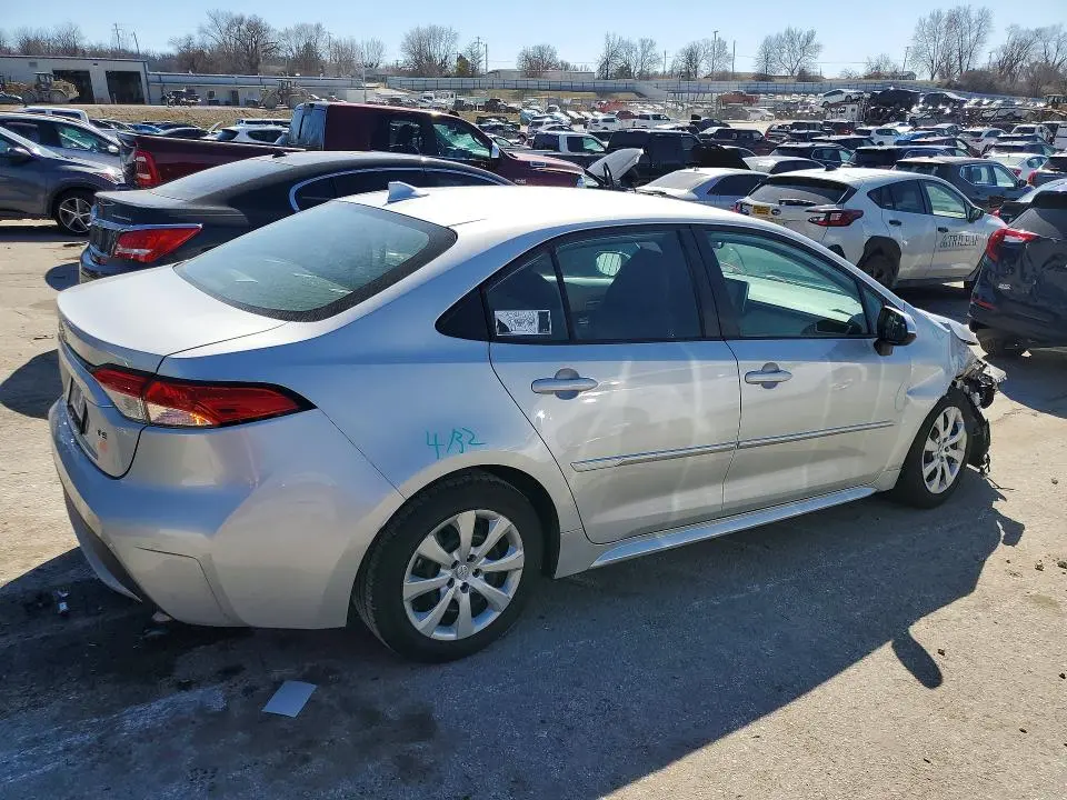2021 TOYOTA COROLLA LE  