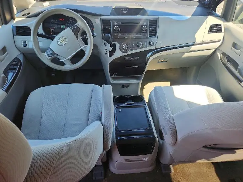 2012 TOYOTA SIENNA LE  