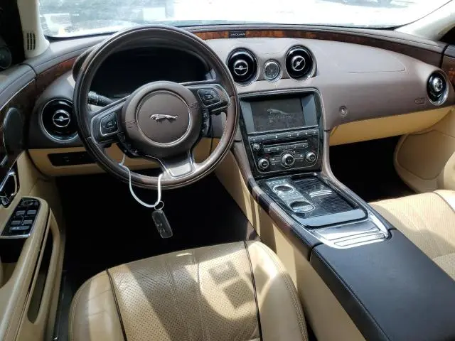 2016 JAGUAR XJ   