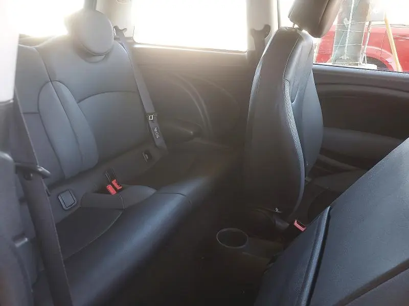 2010 MINI COOPER   