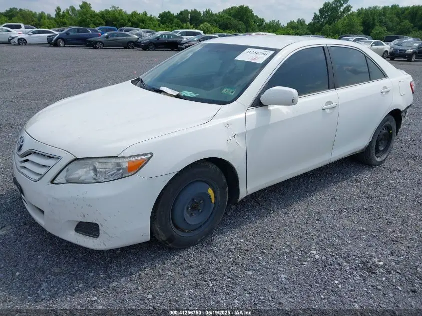 2011 TOYOTA CAMRY LE