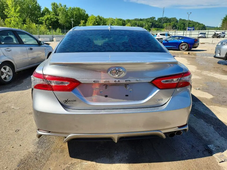2019 TOYOTA CAMRY SE  