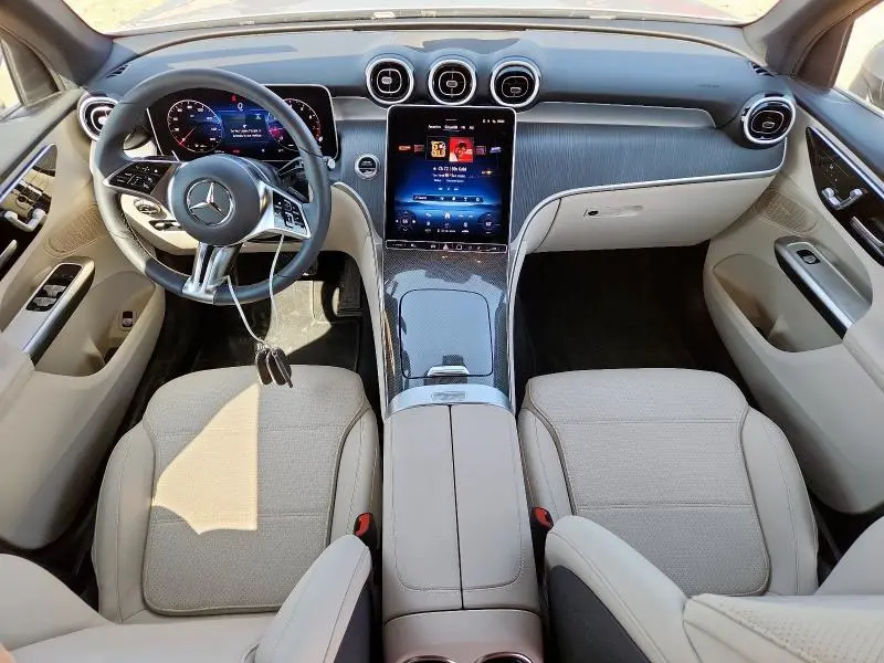 2025 MERCEDES-BENZ GLC 300  