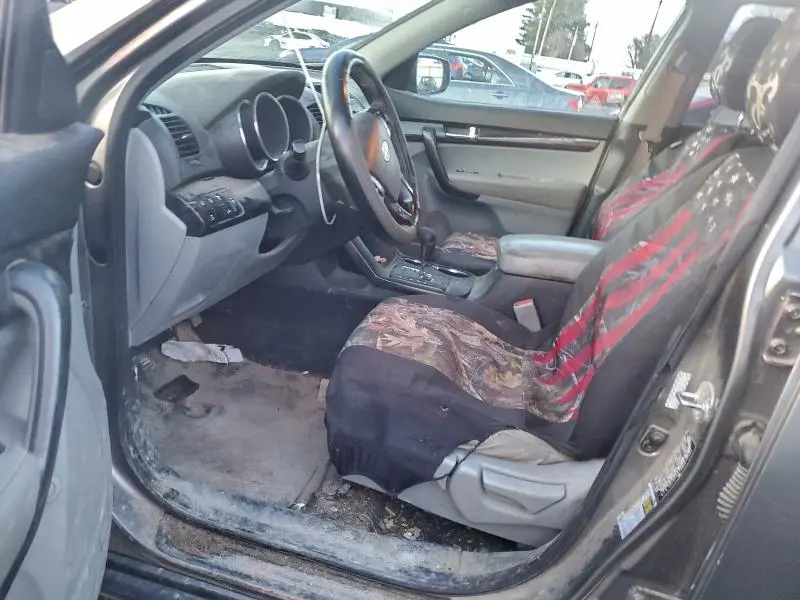 2011 KIA SORENTO BASE  