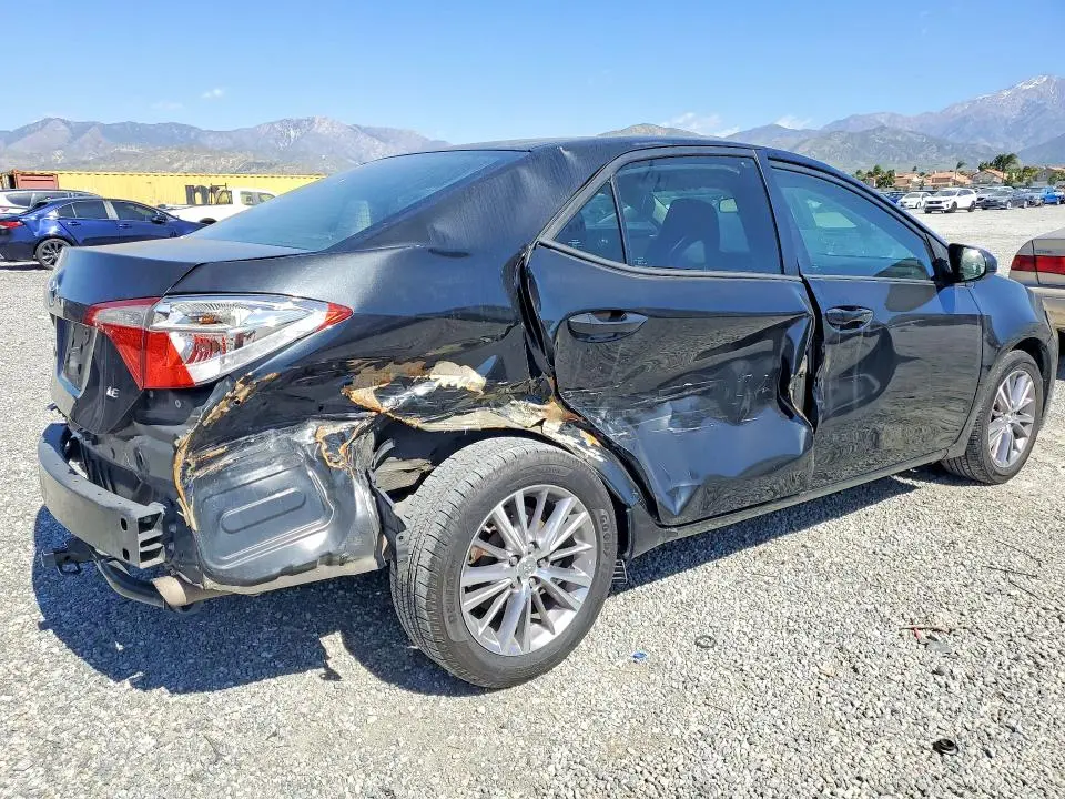 2015 TOYOTA COROLLA LE PLUS  