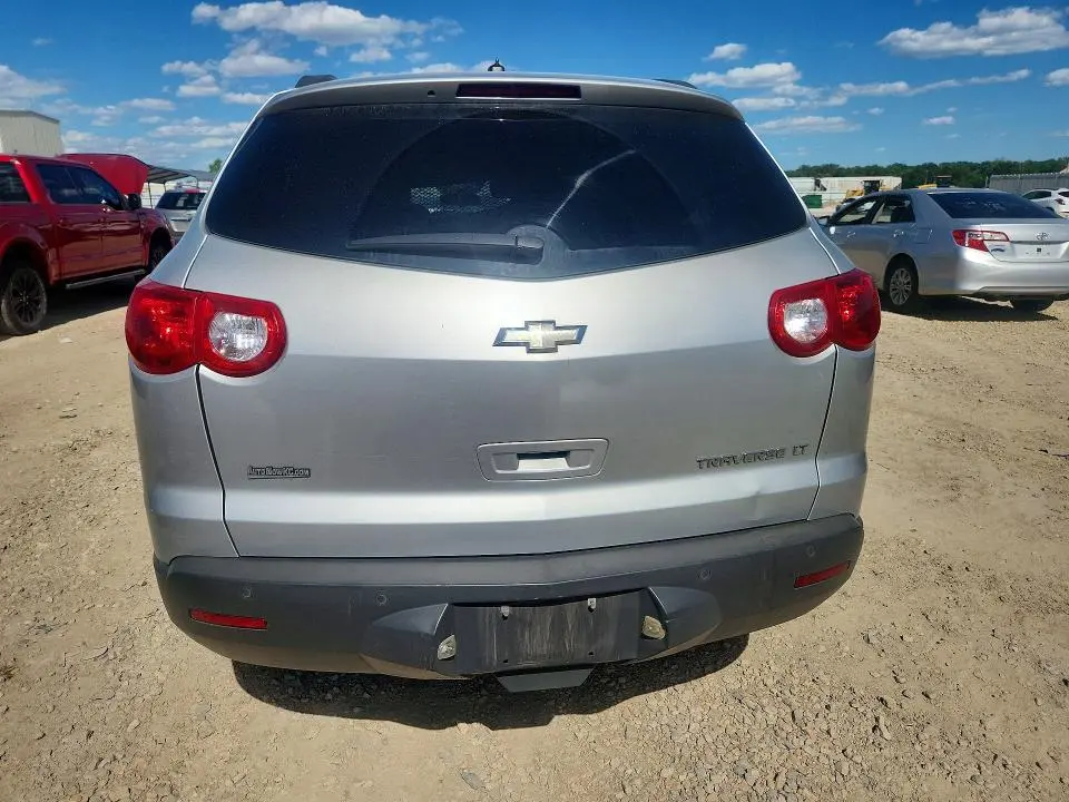 2011 CHEVROLET TRAVERSE LT  