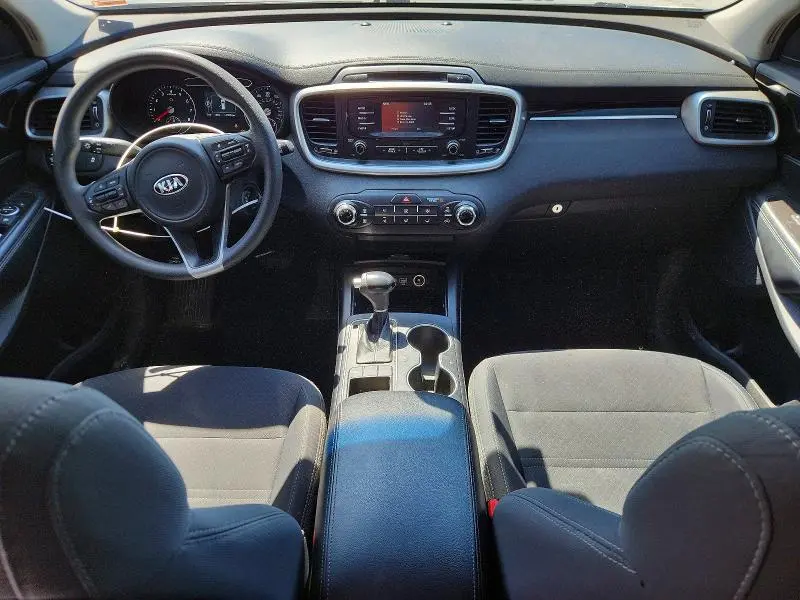 2017 KIA SORENTO LX V6  