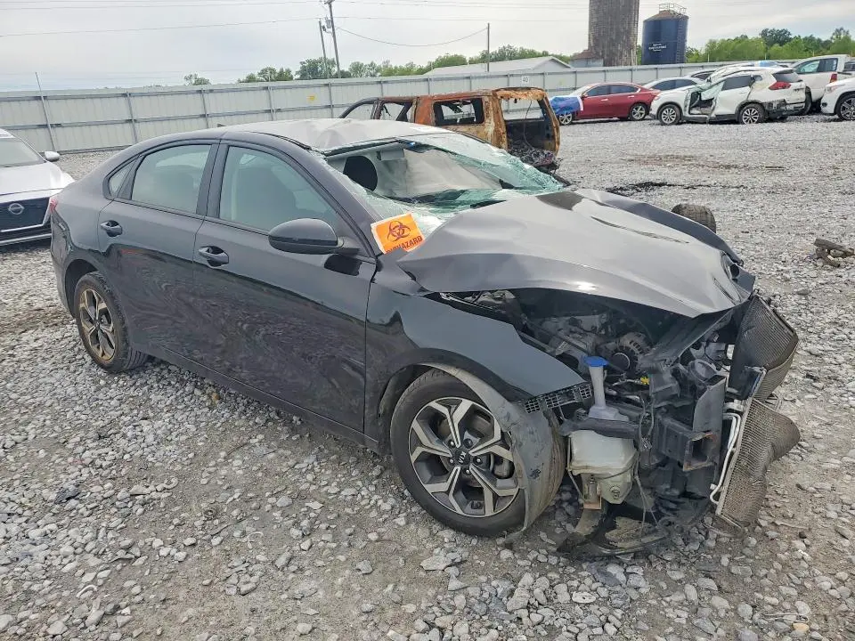 2021 KIA FORTE LXS  