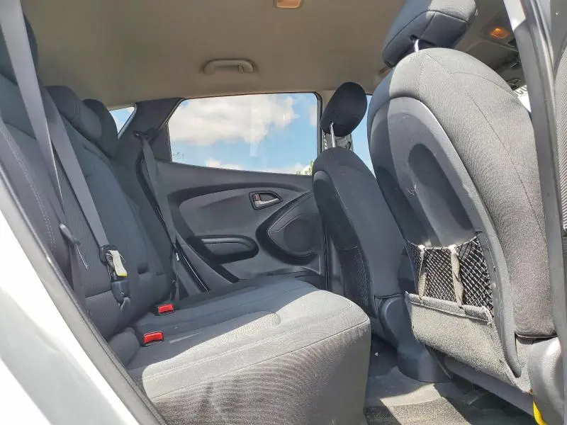 2011 HYUNDAI TUCSON GL  