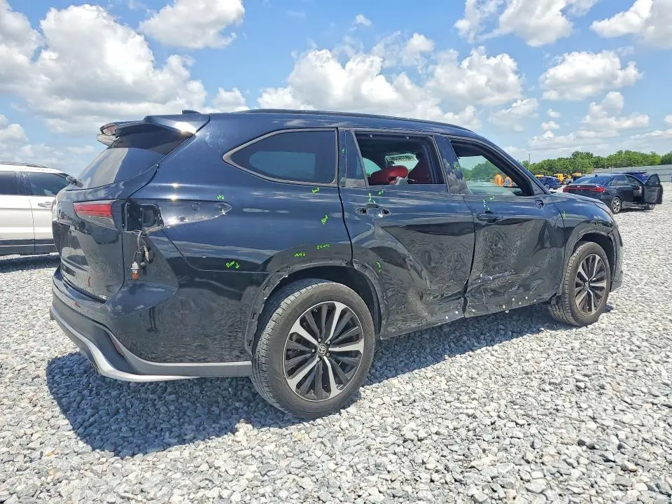 2021 TOYOTA HIGHLANDER XSE  