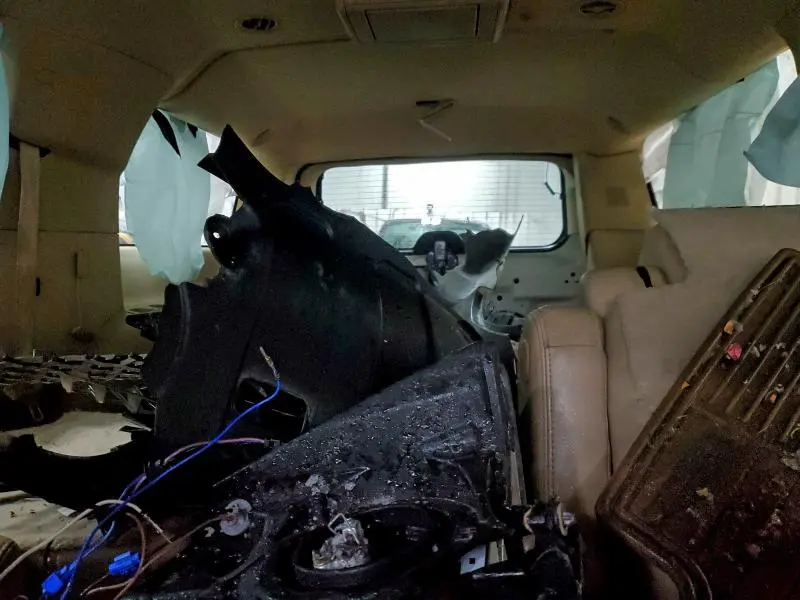 2011 CHEVROLET SUBURBAN K1500 LTZ  