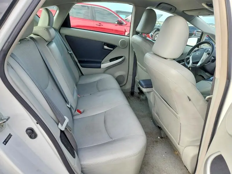 2010 TOYOTA PRIUS V  