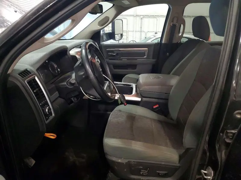 2018 RAM 1500 SLT  