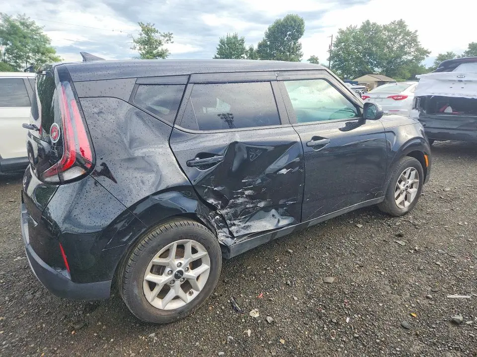 2023 KIA SOUL LX  