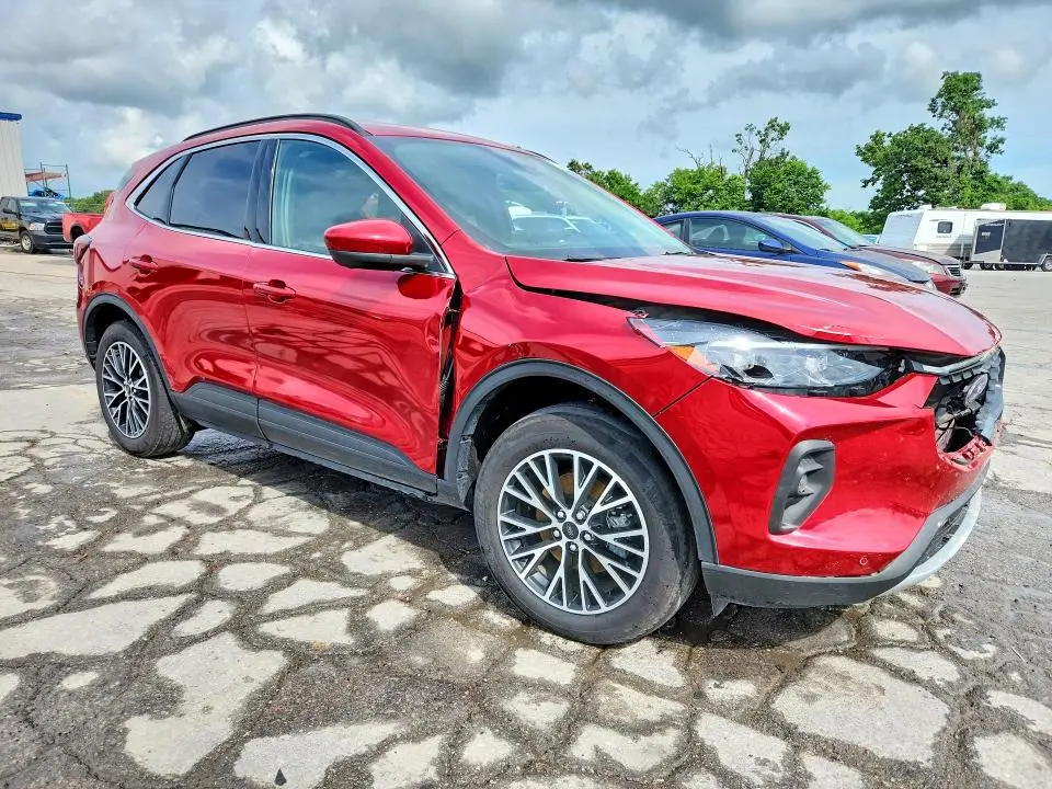 2025 FORD ESCAPE   