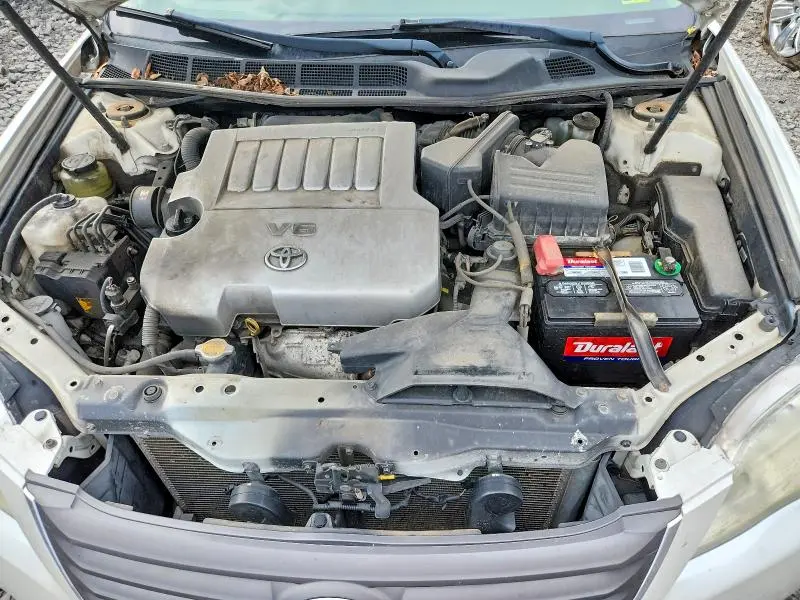 2010 TOYOTA AVALON XL  