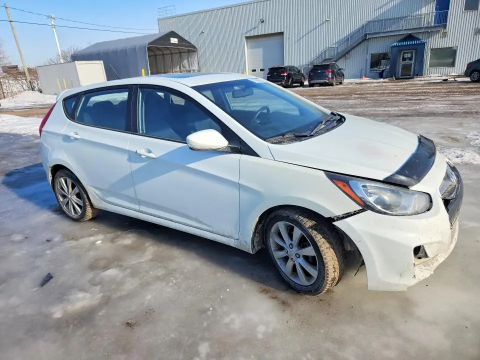 2012 HYUNDAI ACCENT SE  
