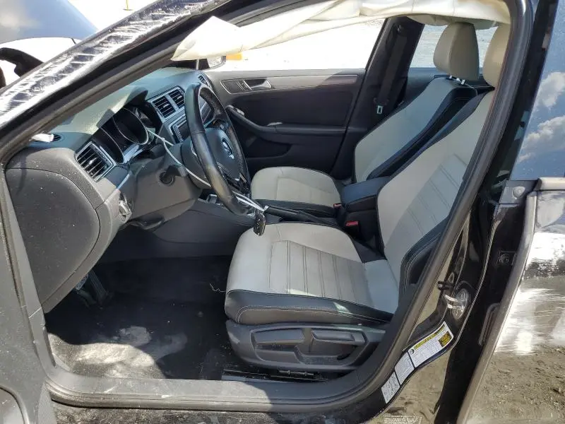 2016 VOLKSWAGEN JETTA SPORT  