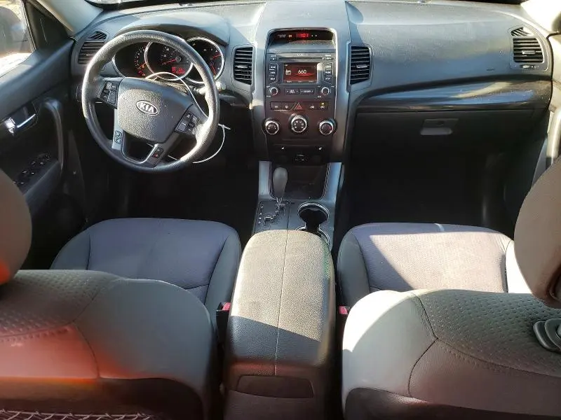 2013 KIA SORENTO LX  