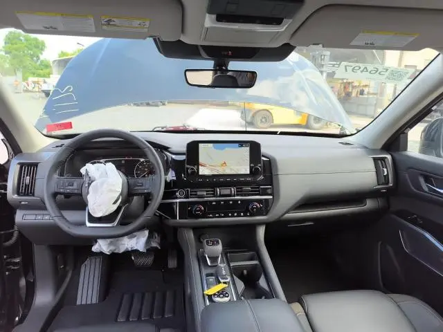 2024 NISSAN PATHFINDER SL  