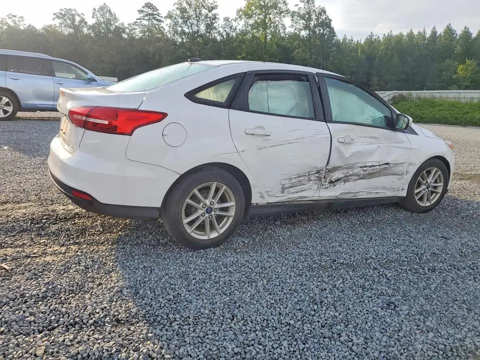 2016 FORD FOCUS SE  