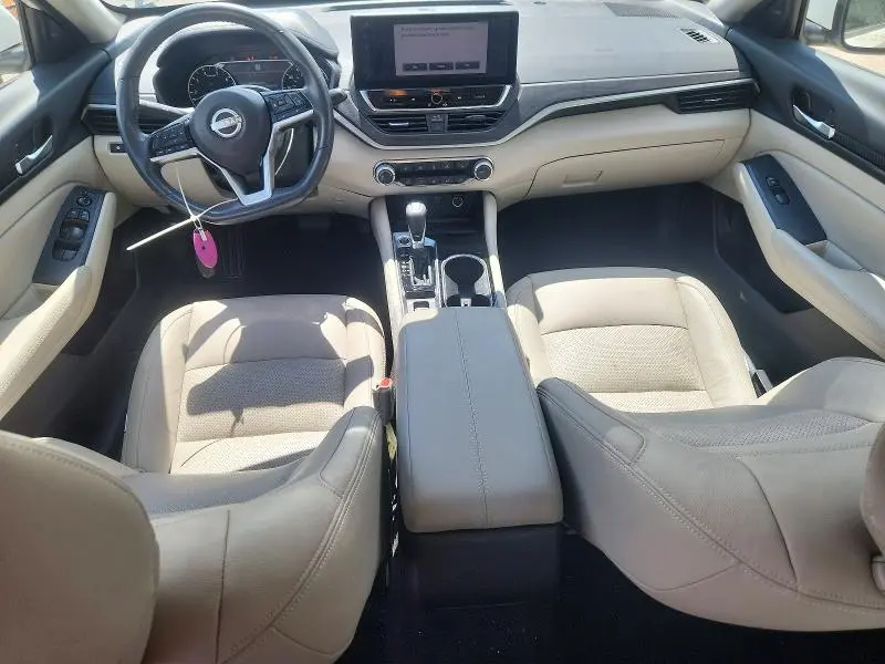 2024 NISSAN ALTIMA SV  