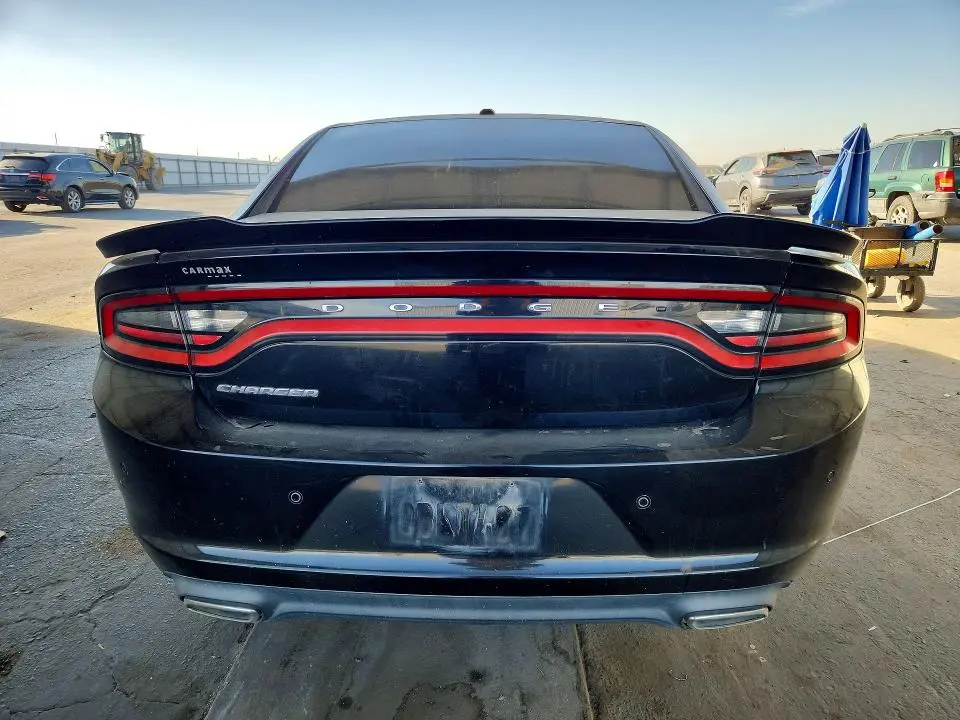 2015 DODGE CHARGER SE  
